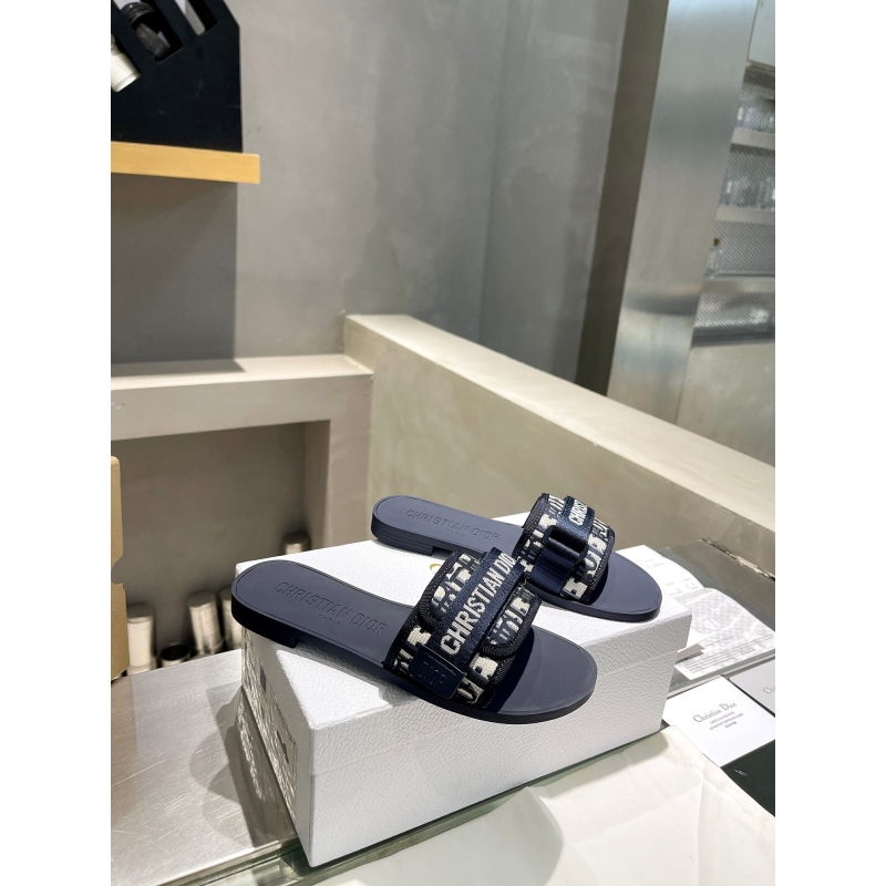 ch**an D*or slippers